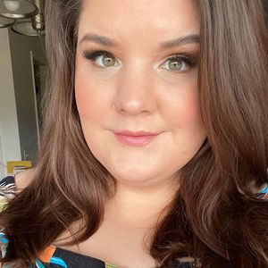 Meet your Posher, Holly